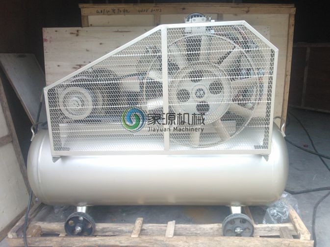 30Kw Automatic Plastic Bottle Blowing Machine For Mineral Water Liquid 30Kw 3