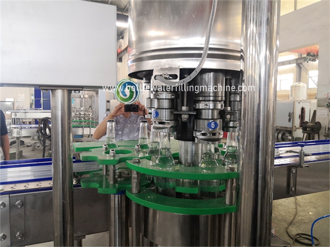 Isobaric  Carbonated Drink Production Line , Carbonated Bottling Equipment Adjustable Speed 2