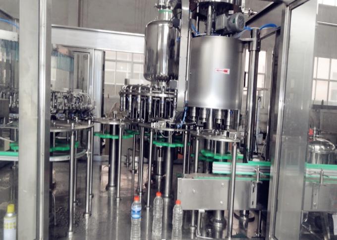 Safe Commercial Bottling Equipment , 2500kg/H Automatic Bottle Filling Machine 2