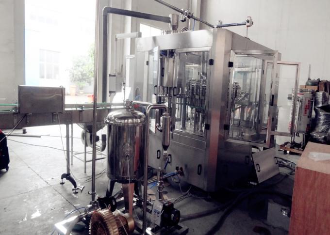CO2 Carbonated Beverage Filling Machine , Electric Carbonated Drink Canning Machine 1