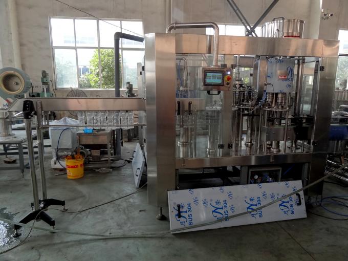 High Efficiency Carbonated Drink / Soda Water Filling Machine For Pulp Filling 3-In-1 0