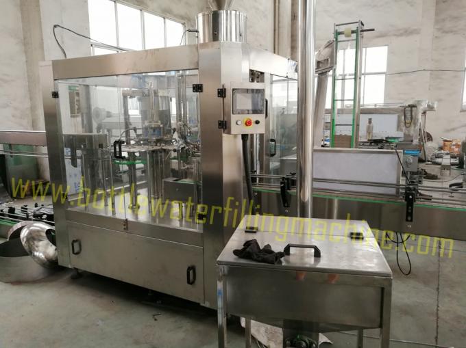 Beverage / Water Bottle Filling Machine With Constant Pressure Filling 0
