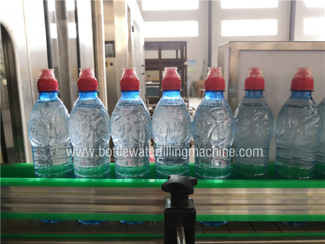 Auto Carbonated Drink Filling Machine , Flavored Energy Drink Juice Bottling Machine 2
