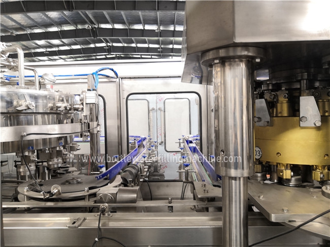 2 In 1 SUS304 Soft Carbonated Drink Filling Machine With Sealer 0