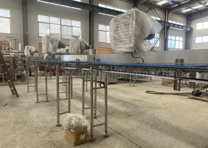 24000BPH Mineral Water Bottle Rinsing Filling Capping 3 In 1 Machine , Packaged Drinking Water Filling Machine 0