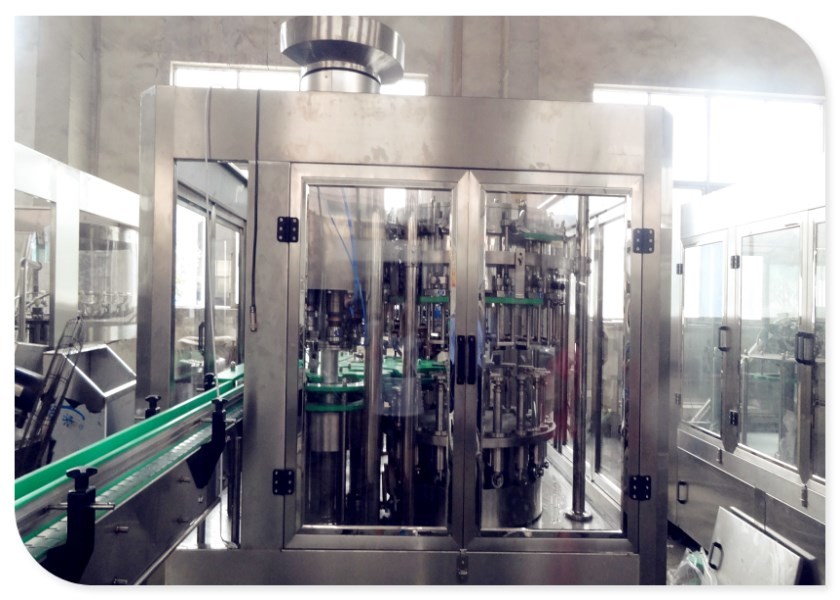 3 - In - 1 Carbonated Soft Drink Filling Machine High Capacity 0.25 - 0.3MPa