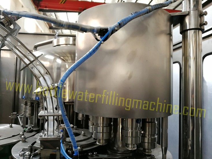 Durable RO Water Bottle Capping Machine 5000 - 6000B/H Capacity