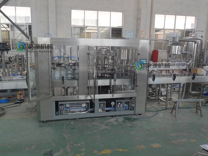 2500 BPH CSD Liquid Filling Equipment 12 Heads Beer Rotary Filling Machine